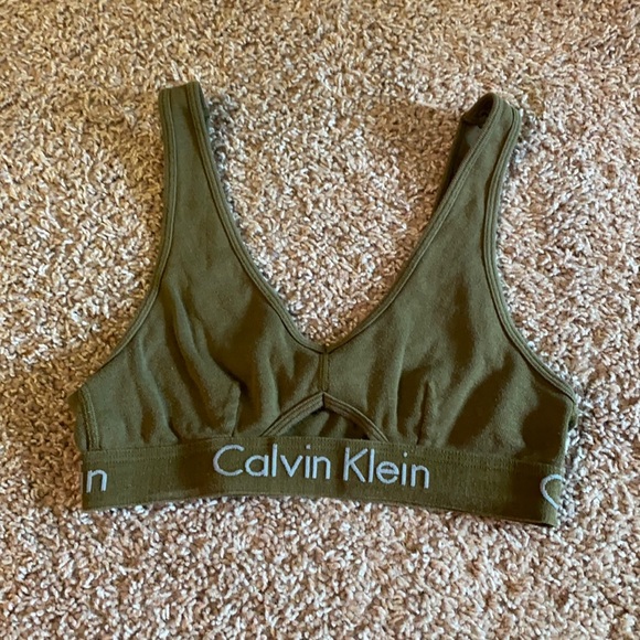 Calvin Klein Other - CALVIN KLEIN KEYHOLE BRALETTE
